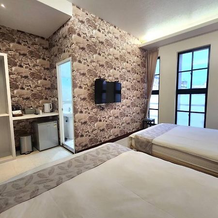 Jia-Jia Business Hotel Luodong Bagian luar foto