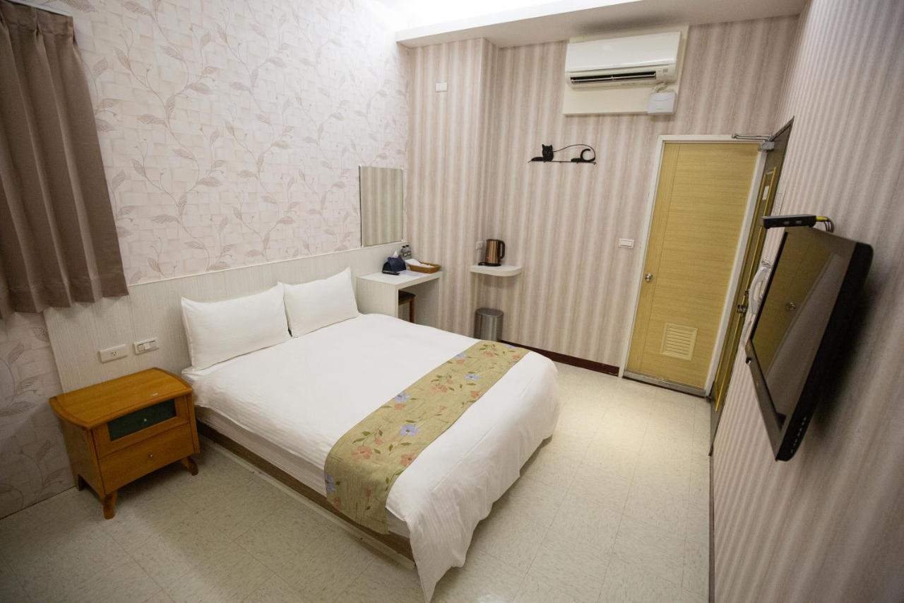Jia-Jia Business Hotel Luodong Bagian luar foto