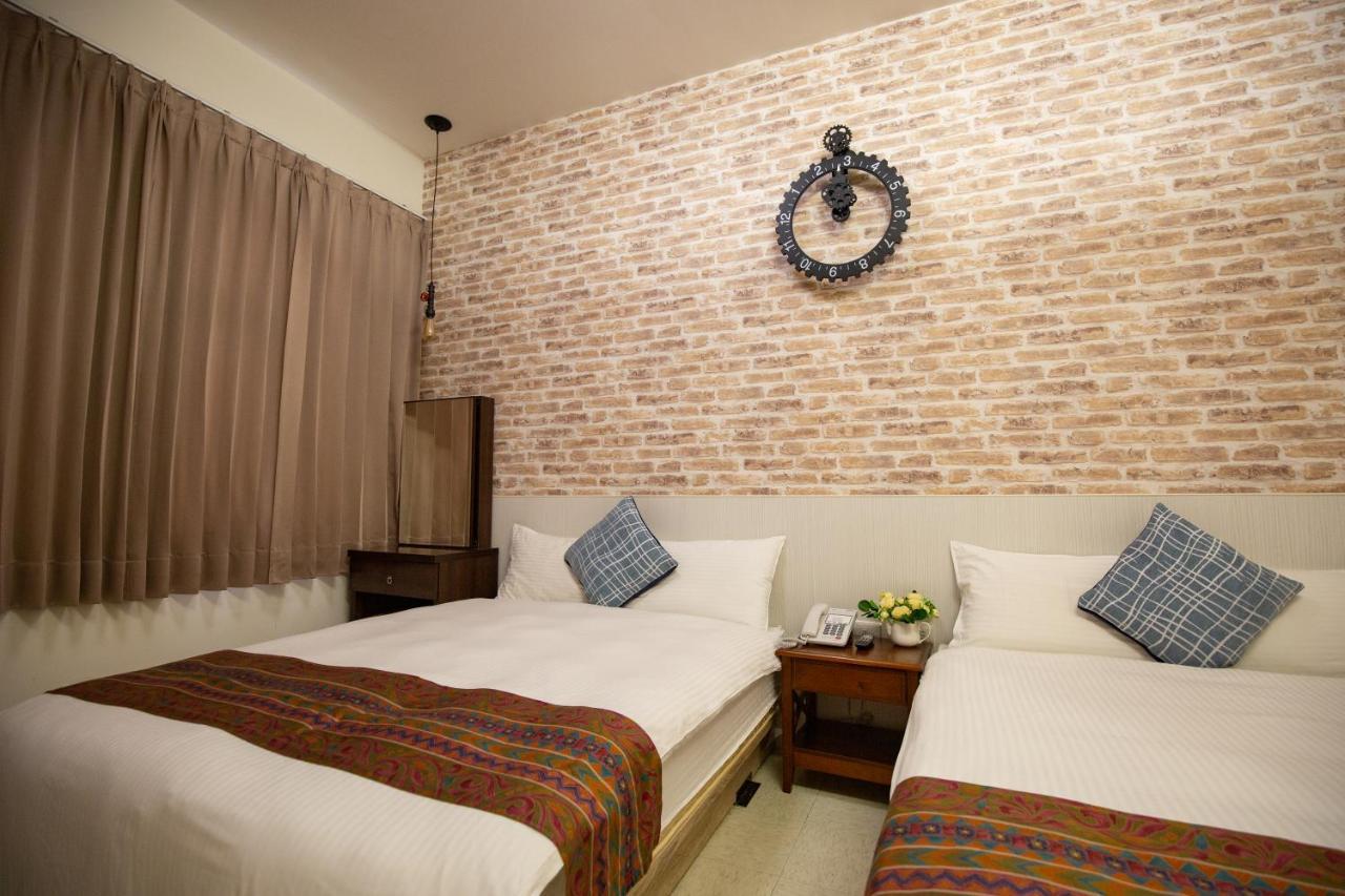 Jia-Jia Business Hotel Luodong Bagian luar foto