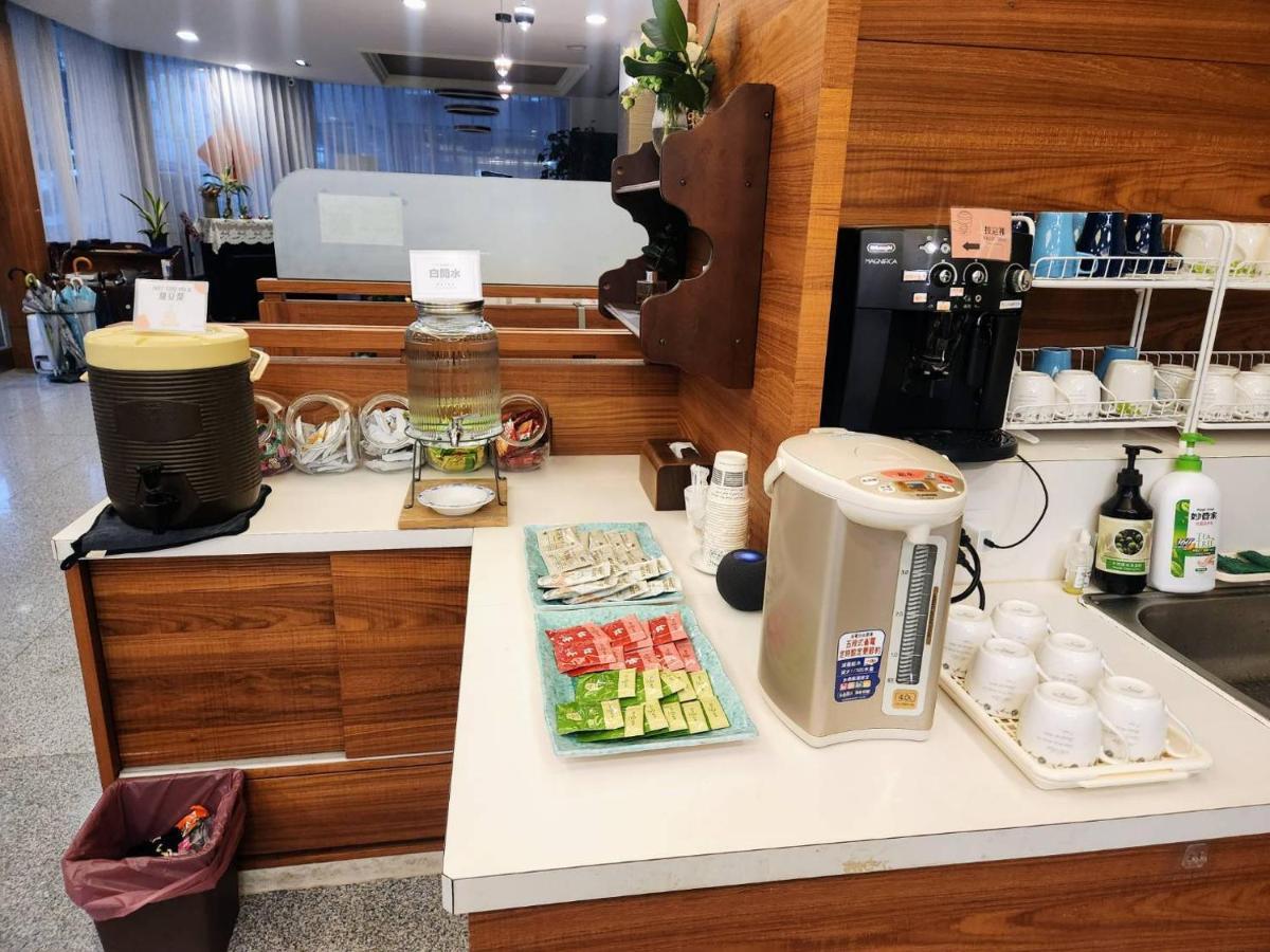 Jia-Jia Business Hotel Luodong Bagian luar foto