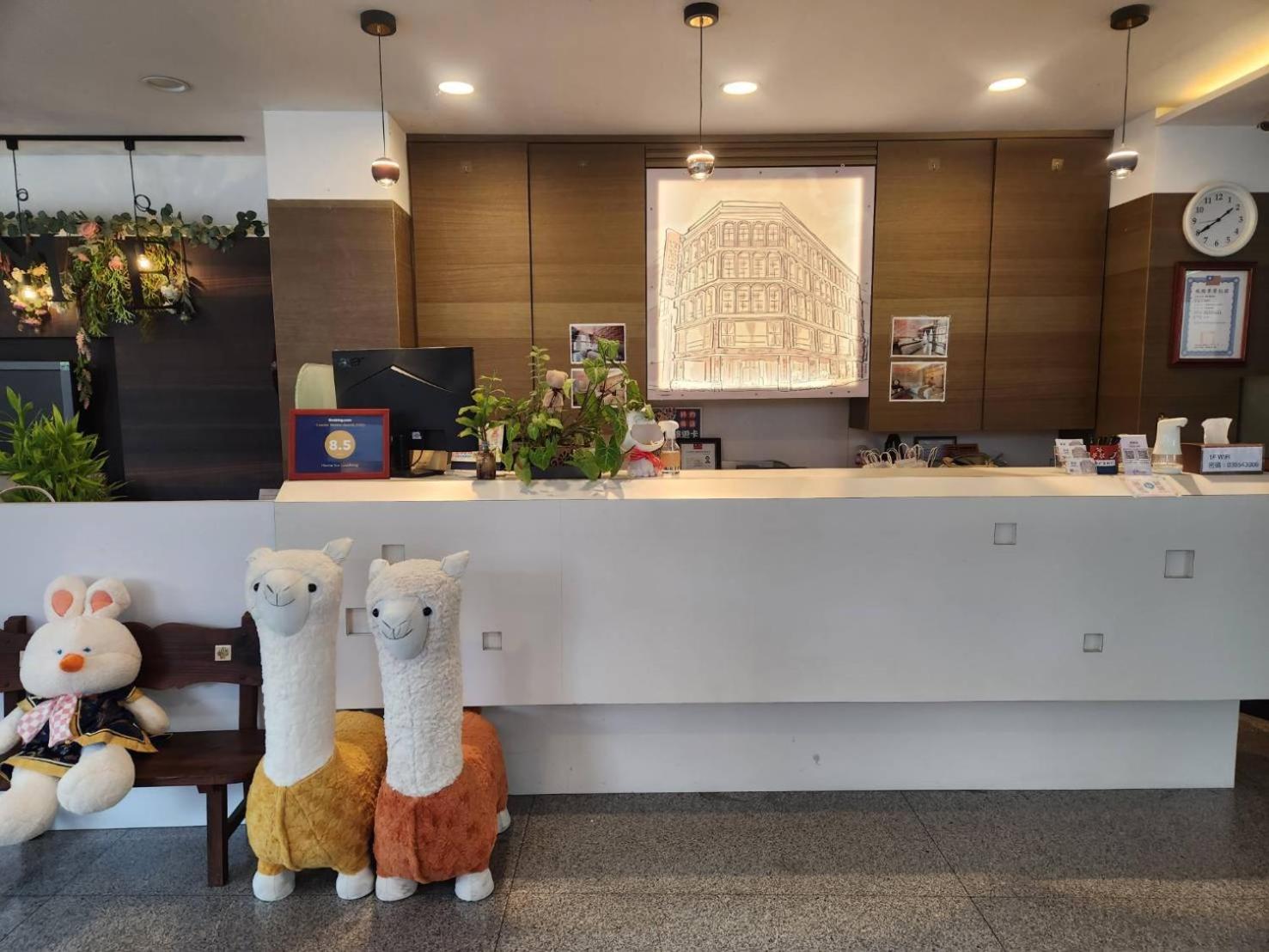 Jia-Jia Business Hotel Luodong Bagian luar foto