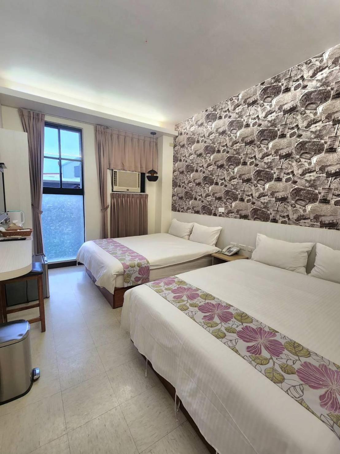 Jia-Jia Business Hotel Luodong Bagian luar foto